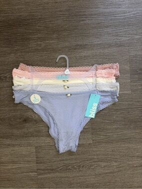 NWT Bliss 5-Pack Bikini Panties Size Large
